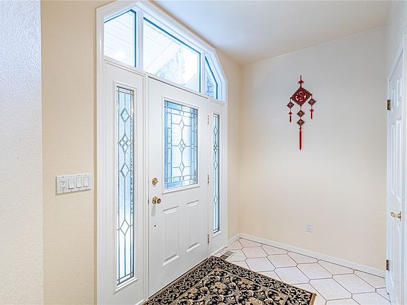 5th image of 98 Whispering Winds Ln
