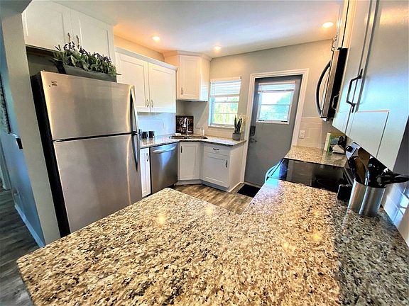 5th image of 154 Anchorage St #3