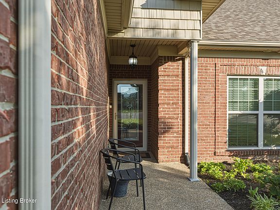 2nd image of 638 Shoshone Ct