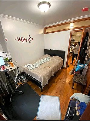 4th image of 309 E 69th St #4E