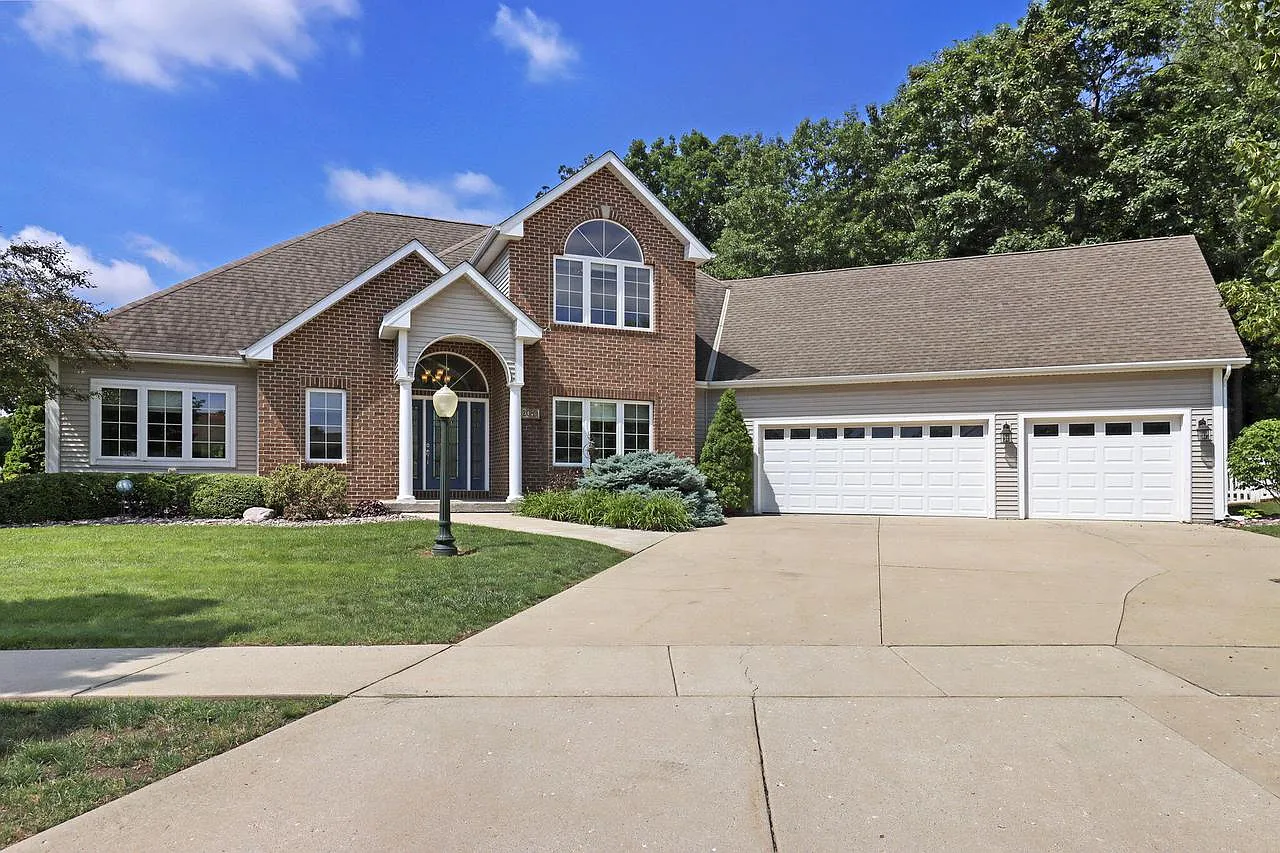 2089 Stonegate ROAD photo 1
