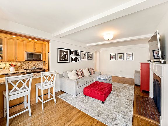 3rd image of 424 E 52nd St APT 9B