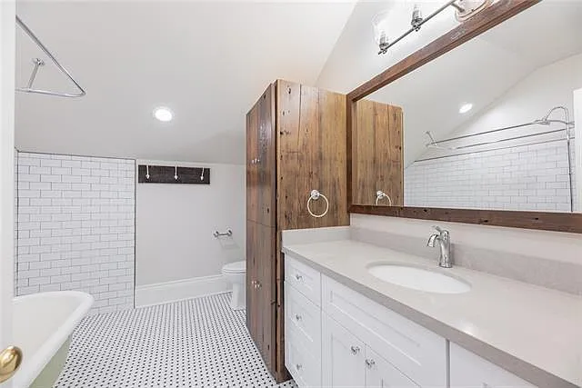 1820 Urquhart St — Photo 12