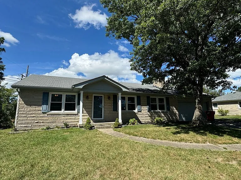 101 Rainbow Dr — Photo 1