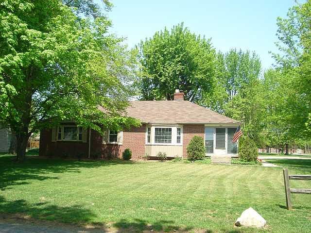 1st image of 950 E Southview Dr