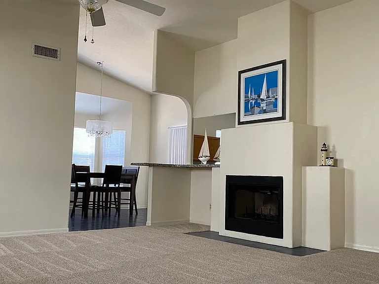 8972 W Lisbon Ln — Photo 4