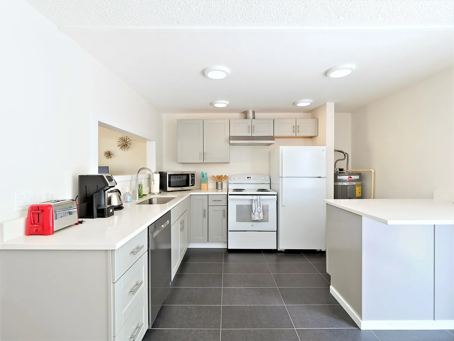 2 bed, 1224 sqft, $2,199 — Photo 2