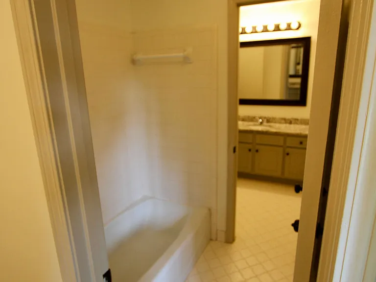 5410 Woodhill Cir — Photo 13