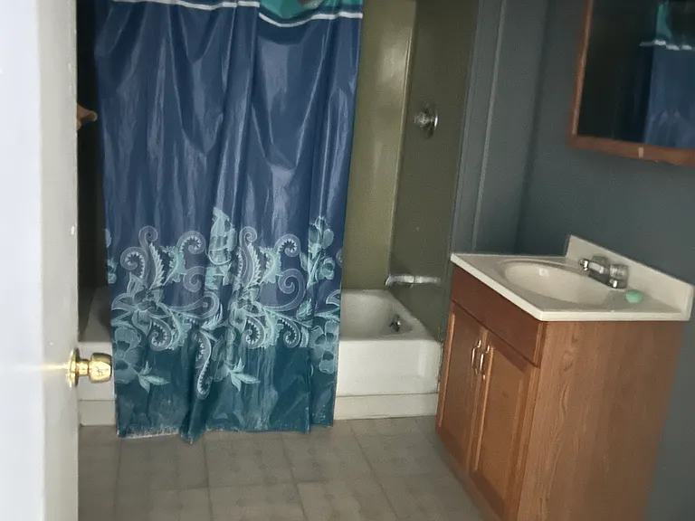 735 Burden Ave #2 — Photo 7