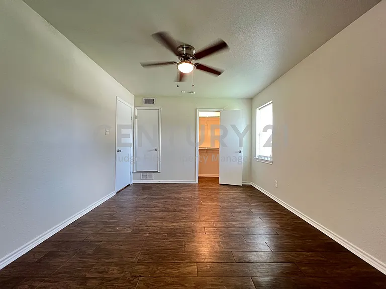 114 Southmanor Ct — Photo 12