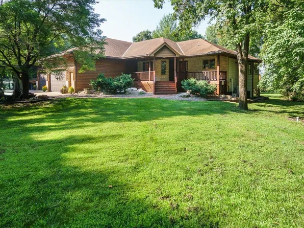 956 160th Ln NE, Ham Lake, MN 55304