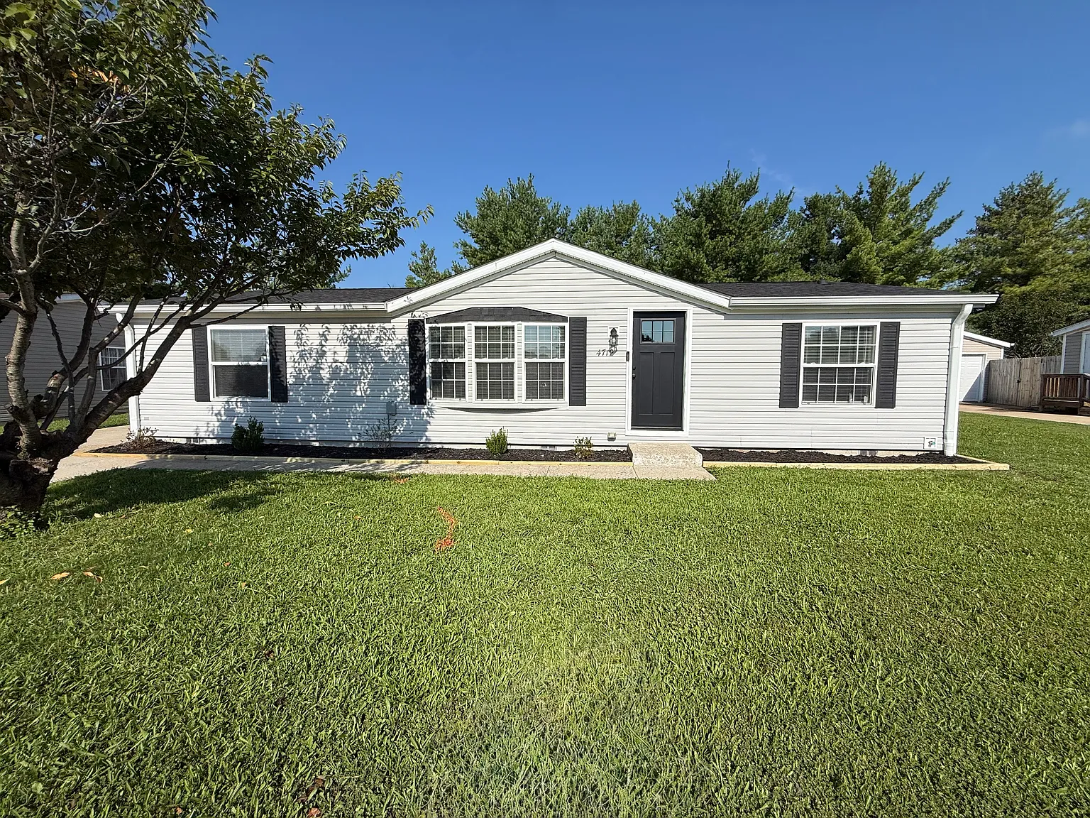 3 bed, 1296 sqft, $1,750 — Photo 1