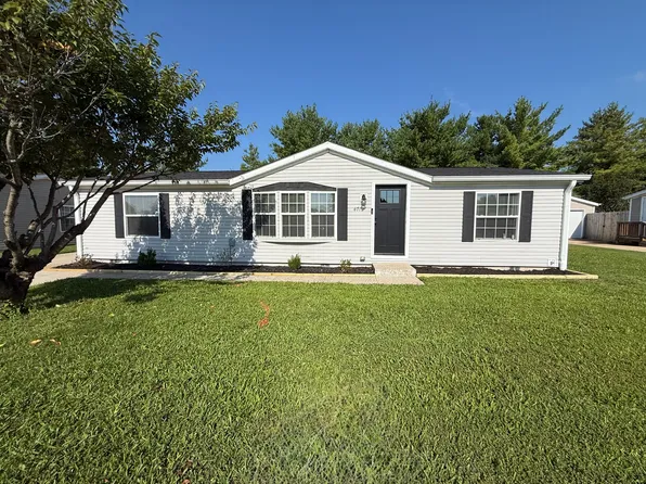 4712 Autumn Ridge Dr, Columbus, IN 47203