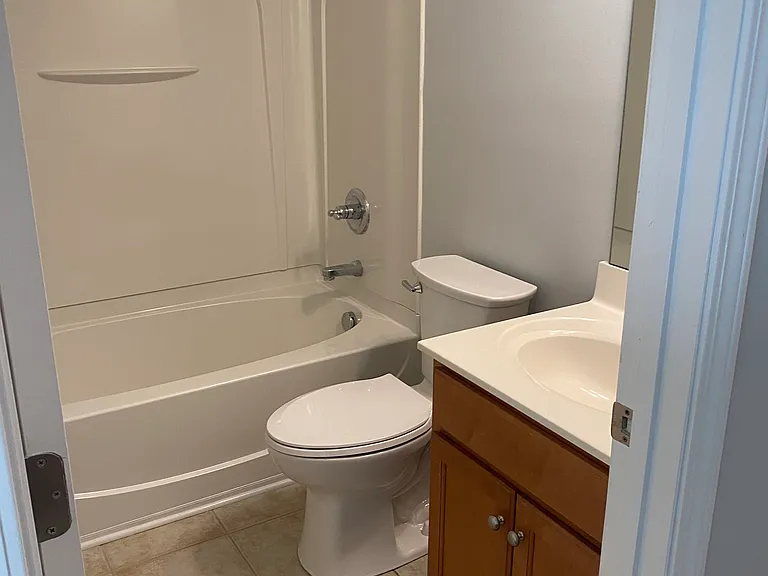 A full bath downstairs.
