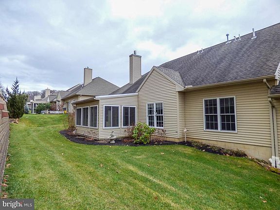 4th image of 805 Meadow Ct