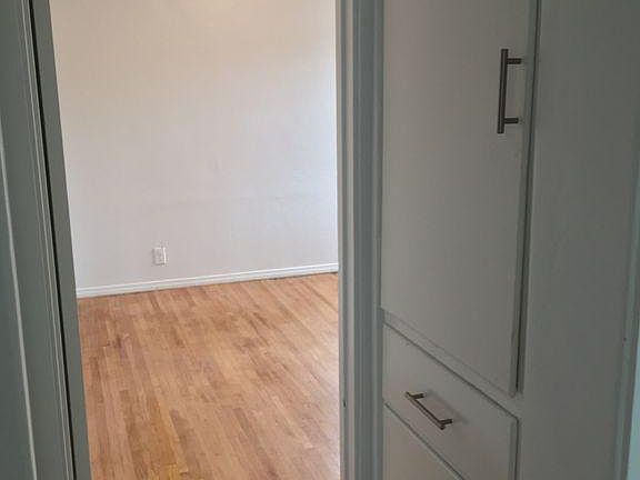 3rd image of 226 W Lewis St