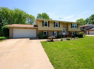 11088 Cottingham Cir NW, Uniontown, OH 44685