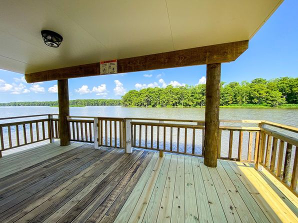 1017 Belle River Rd