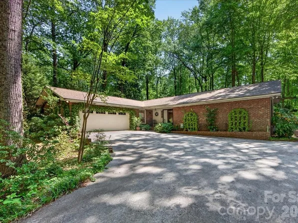 7412 Timber Ridge Dr, Mint Hill, NC 28227