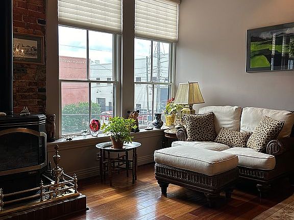 5th image of 203 A N Water St