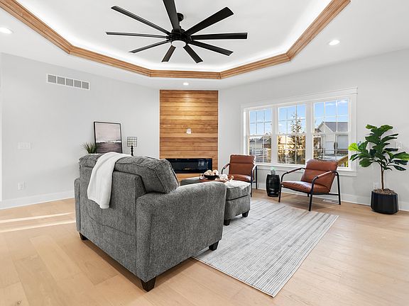 4th image of 309 Waldon Dr