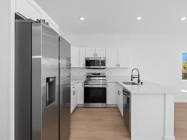 4104 F St #2 — Photo 10