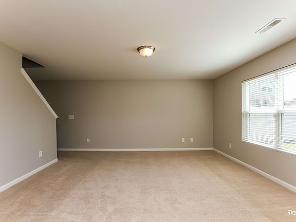 4th image of 213 Valerie Dr