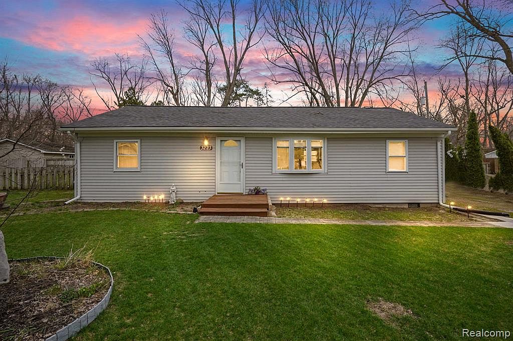 3223 Twinleaf St, Commerce Township, MI 48382 Zillow