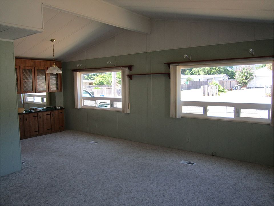 2nd image of 97990 W Benham Ln