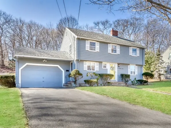62 Cranmore Ln, Melrose, MA 02176