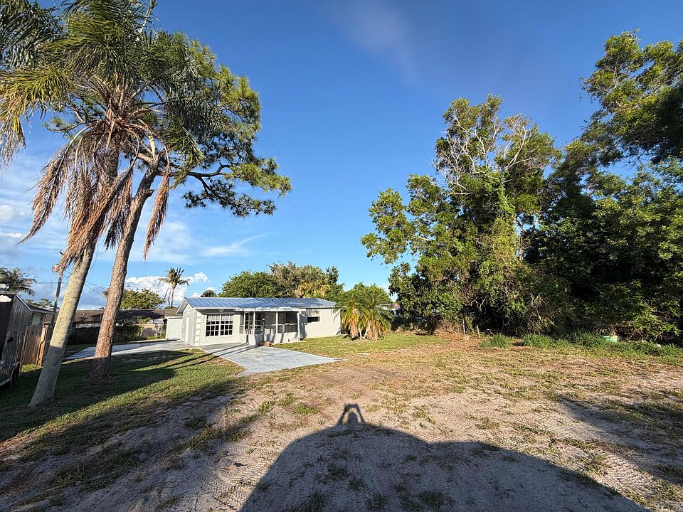 1st image of 3277 SE Birch Avenue