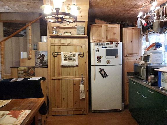 3rd image of 960 Riverview Dr