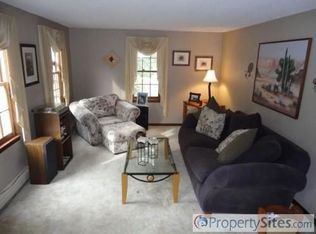 2 Colonial Dr, Londonderry, NH 03053