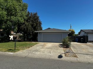 2068 Glengary Dr, Redding, CA 96001