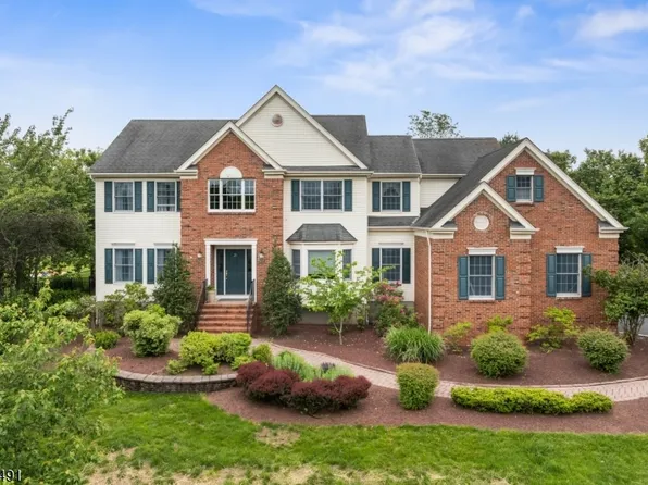 31 Horseshoe Dr, Hillsborough Twp., NJ 08844