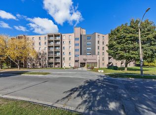 17 Eldon Hall Pl #104, Kingston, ON K7M 7H5