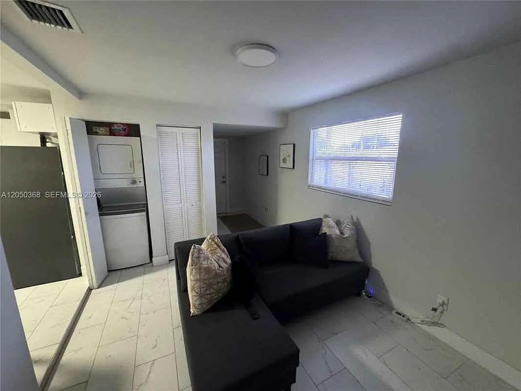 2211 Nw 82nd St # 2 Miami, Fl 33147 — Photo 4