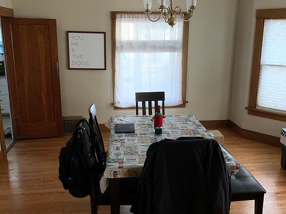 4th image of 2207 Scott St