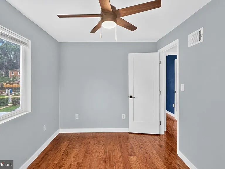 2218 Farrington Ave — Photo 27