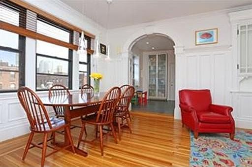 2nd image of 116 Fenway #10