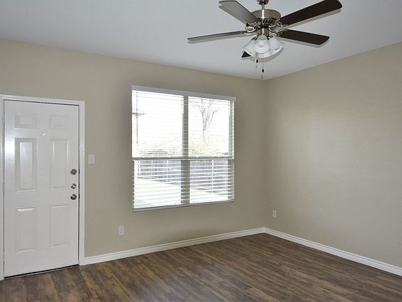 2nd image of 131 E Kirnwood Dr
