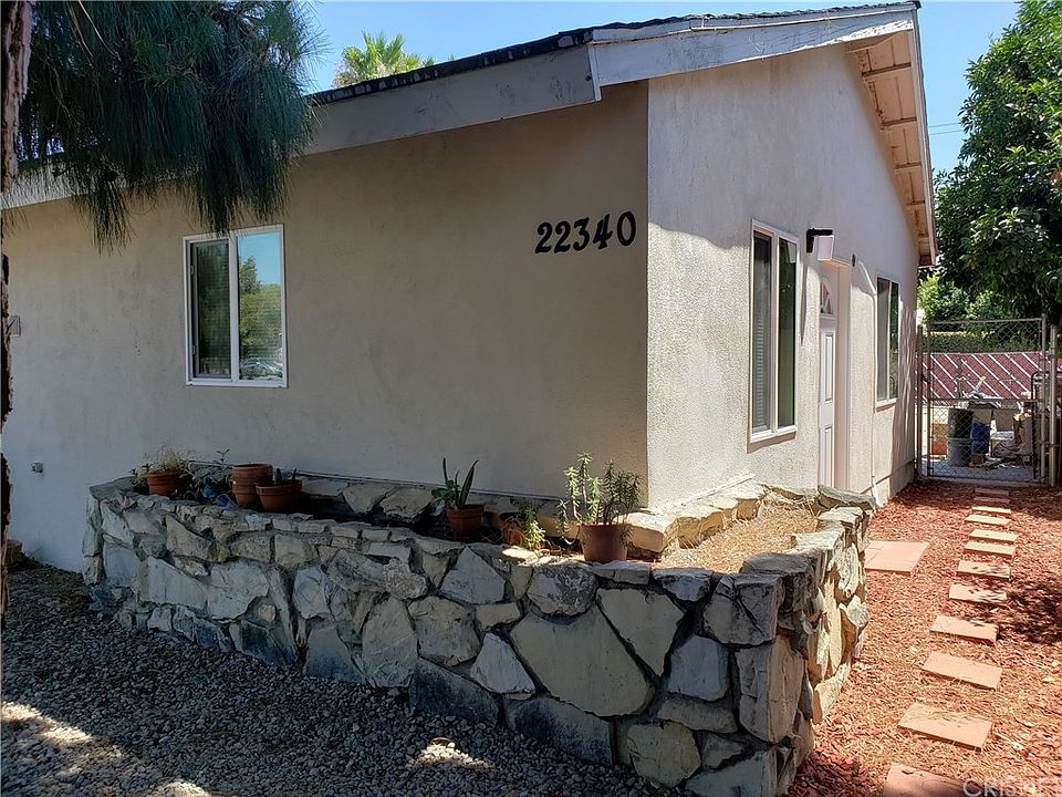 1st image of 22340 Roscoe Blvd