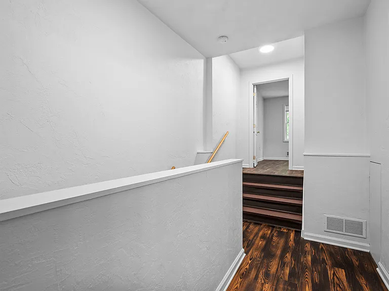 1304 Breed St — Photo 12
