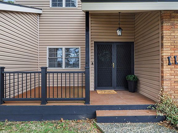 2nd image of 118 Maple Cir