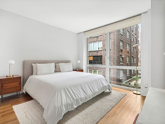 4th image of 39 E 29th St APT 7A