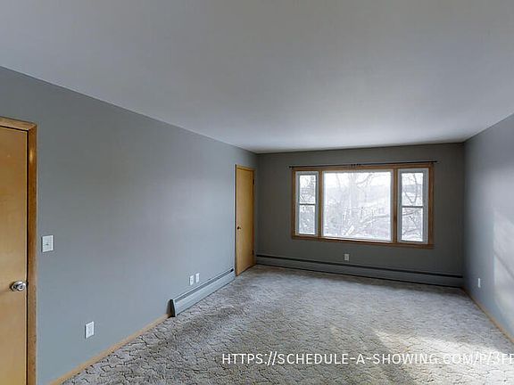 3rd image of 1008 W Bluff St APT A