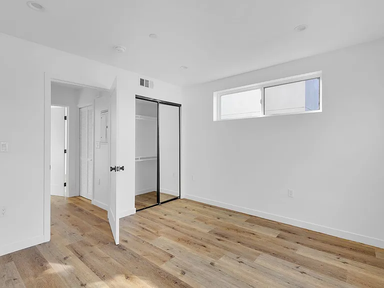 Best Priced Luxury 4 & 5 Bed Townhomes in Mid-City! — Photo 21