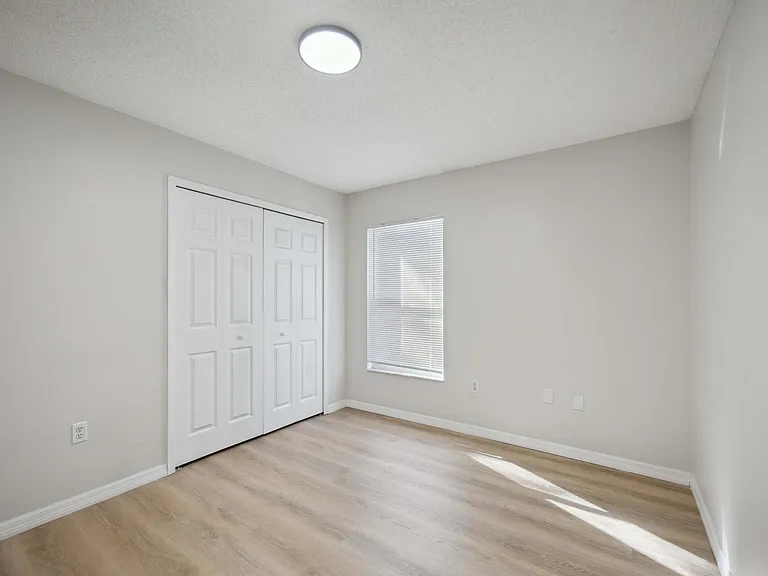 4107 11th Ave E — Photo 10