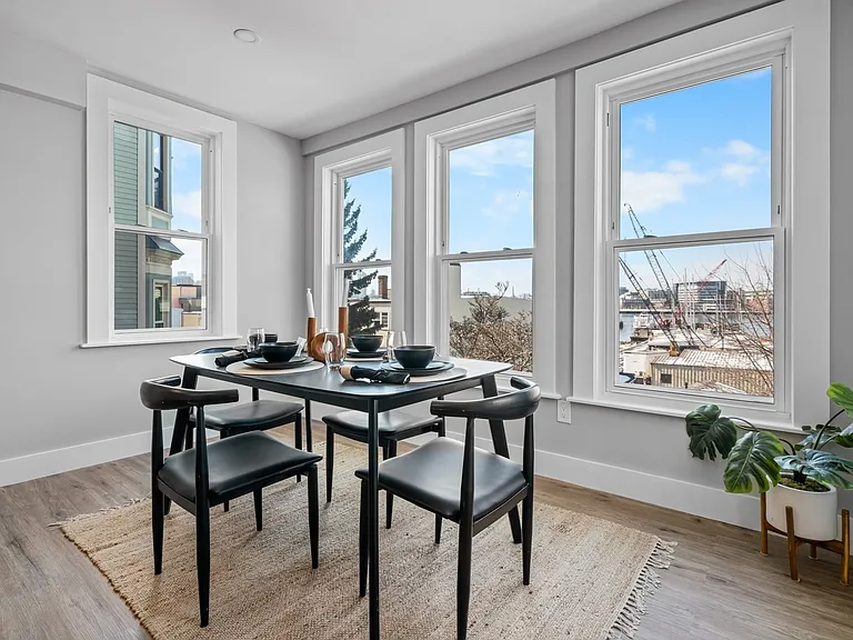 390 Meridian St #2 — Photo 6