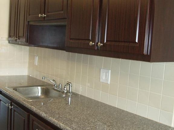 Kitchen granite countertops